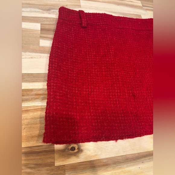 Zara Vibrant Red Textured Skirt - Picture 2 of 6